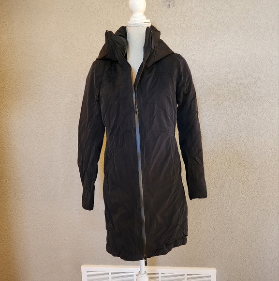 Lululemon Snow warrior 600 down-fill parka jacket size 4